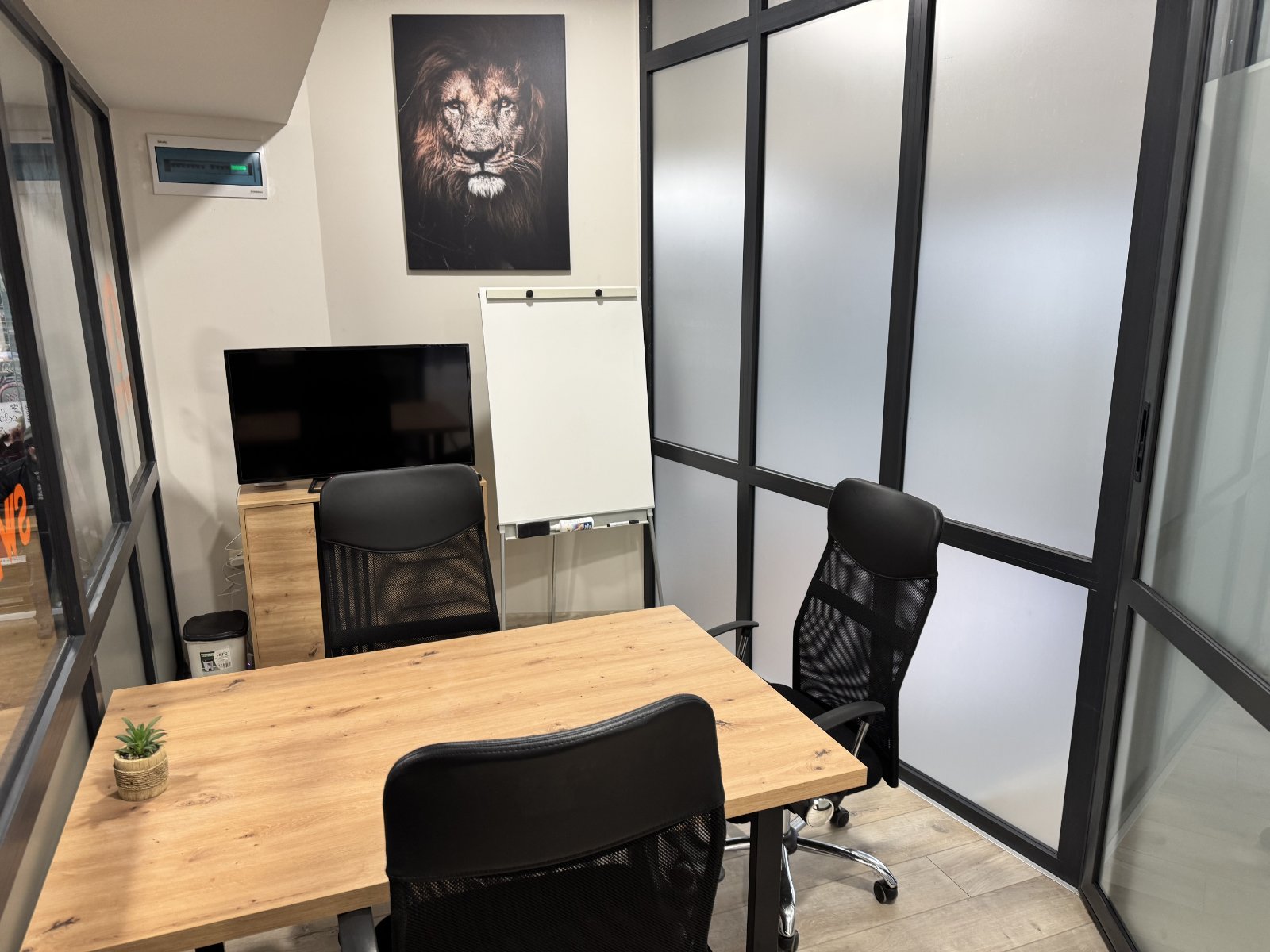 0-02-05-720e8f17a62f735ba3f669c87931cf2b305b58eb2d5242f95c92ae9febd5c3b2_56b7f1c6c9dc42d4