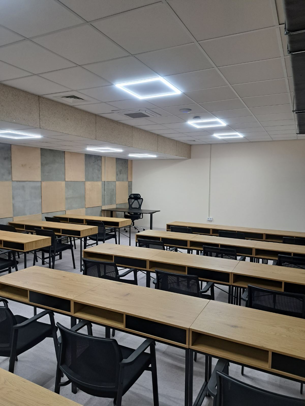 0-02-05-9041324d9ce352153da6981b0c4a84bb61fc2a47b9a19ccd7ef5b979a3fec091_31656c9835154b49